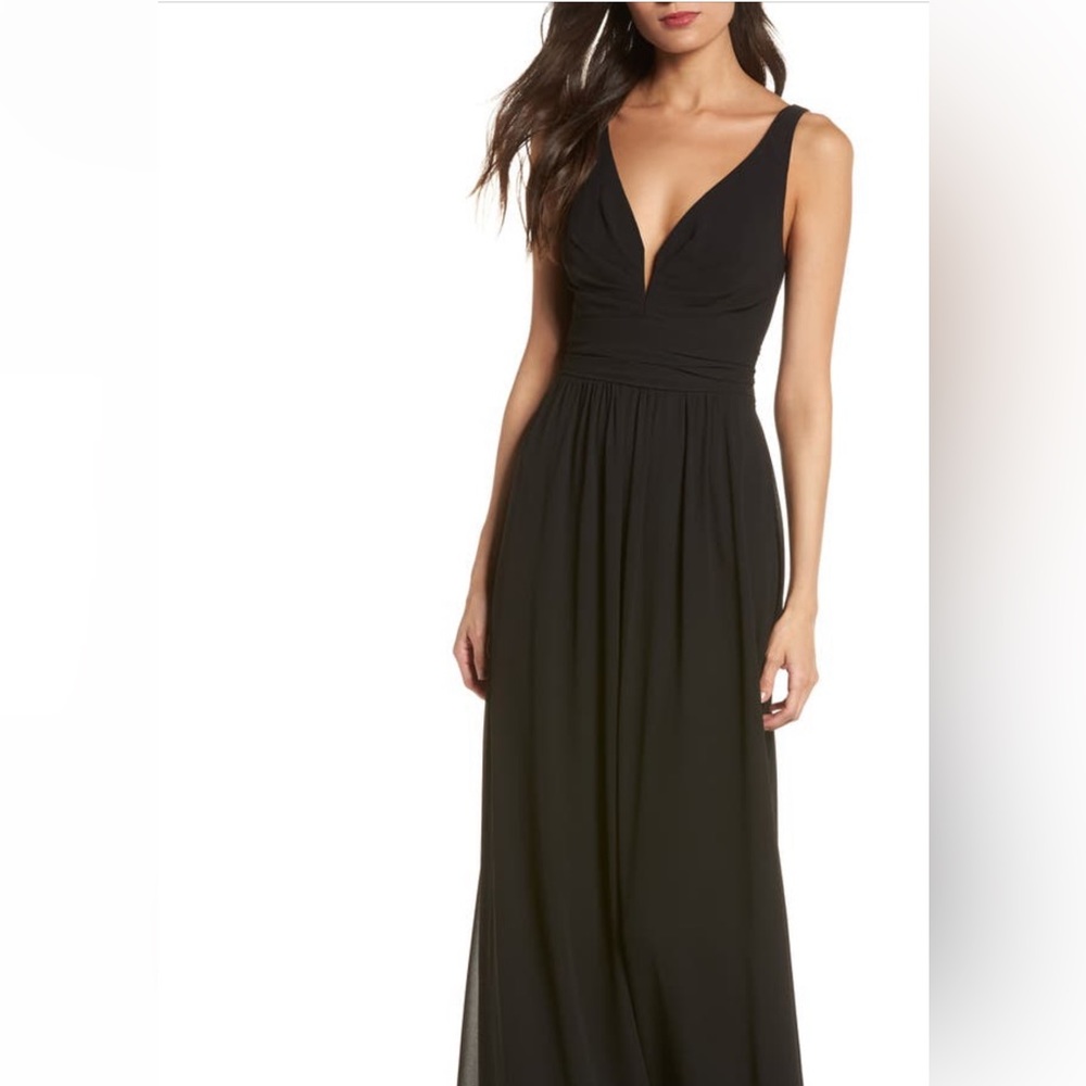 Lulu’s Black V-Neck Chiffon A-Line Gown, NWT, Size Small